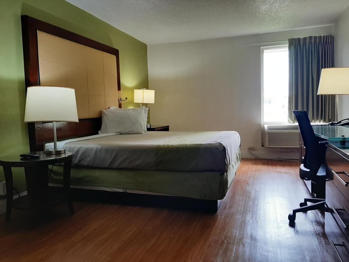 Econo Lodge Airport Near Billy Graham Parkway シャーロット エクステリア 写真