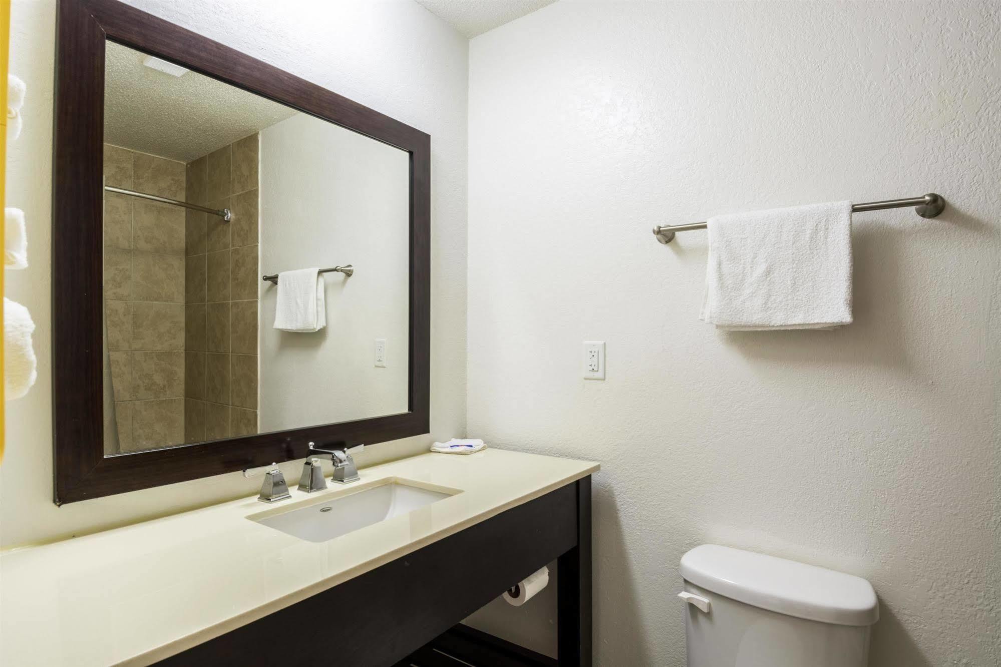 Econo Lodge Airport Near Billy Graham Parkway シャーロット エクステリア 写真