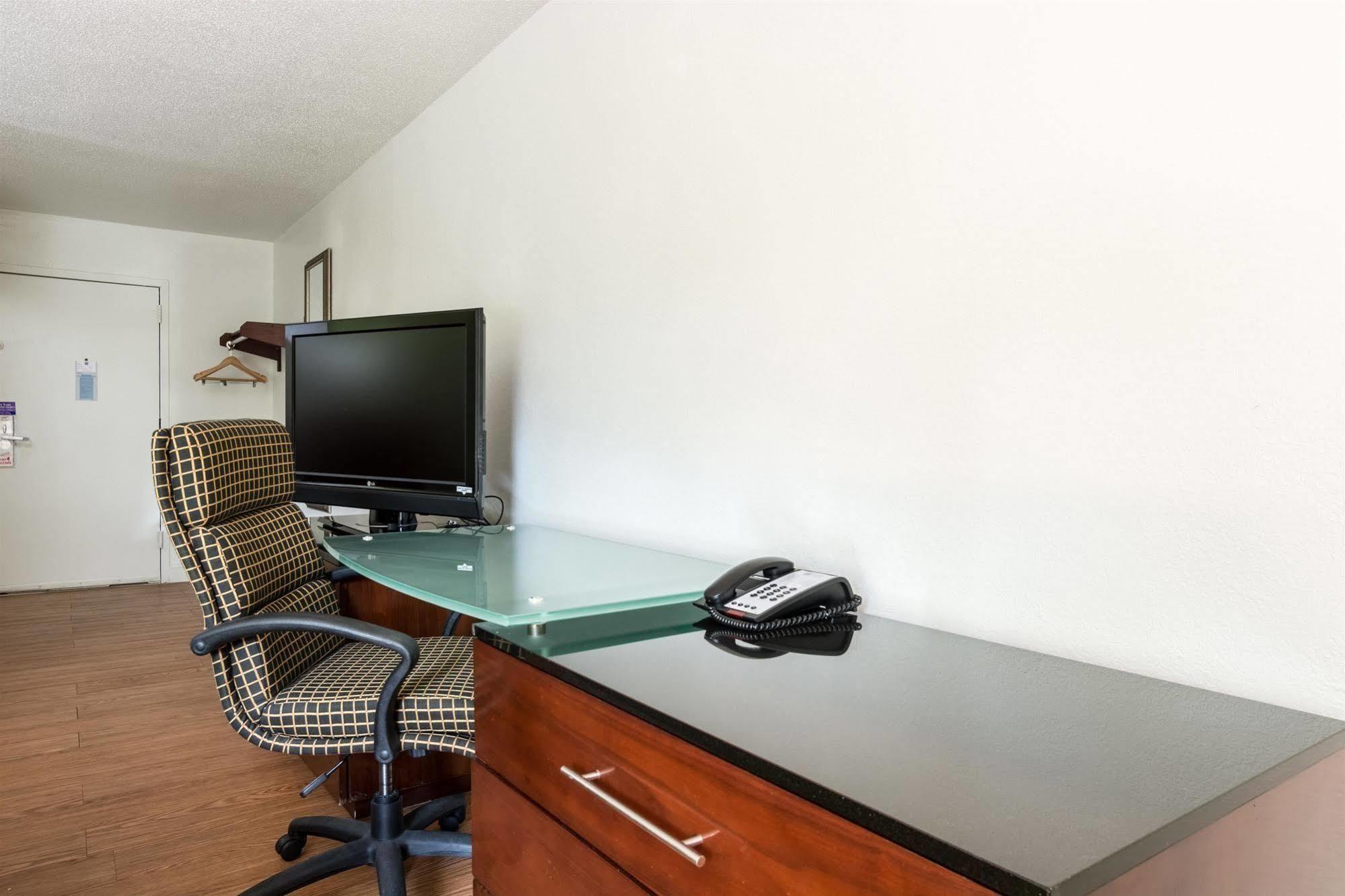 Econo Lodge Airport Near Billy Graham Parkway シャーロット エクステリア 写真